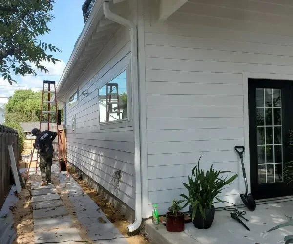 Gutter-Installation-Adam-shared-pic-on-Yelp-Wells-Branch-TX-Gutter-Tex-600x600-1-600x500